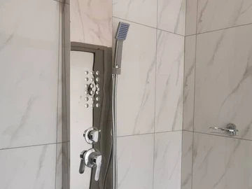 3 Bedroom Flat & Apartment