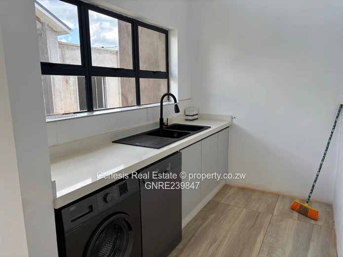 3 bedroom 2 bathroom Townhouse in Pomona