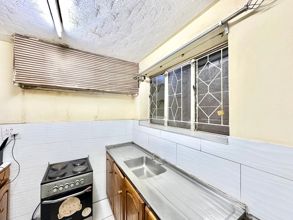 2 Bedroom Flat & Apartment