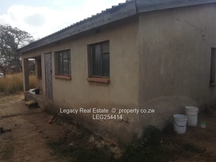 Sally Mugabe Heights: 3-Bed Cottage on 2900m² (Sole Mandate)