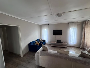 6 Bedroom House