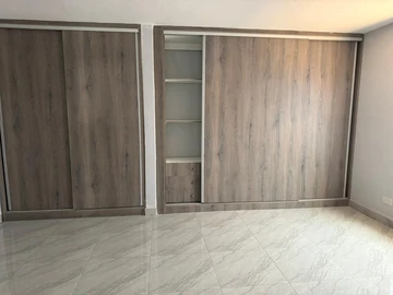 4 Bedroom Flat & Apartment