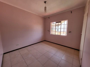 3 Bedroom Flat & Apartment