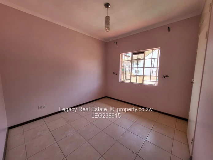 Executive 3-Bed Duplex to Let – Avenues