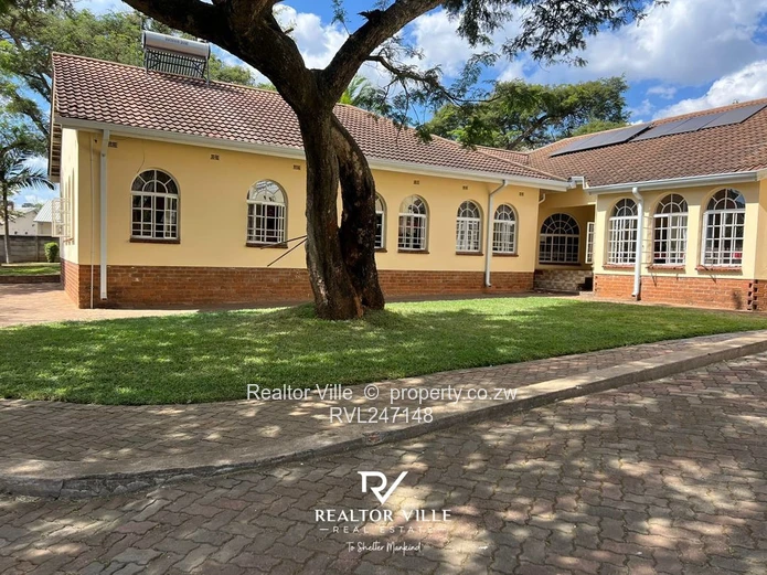 Spacious 7-Bed Westgate Home with Large Kitchen & Borehole