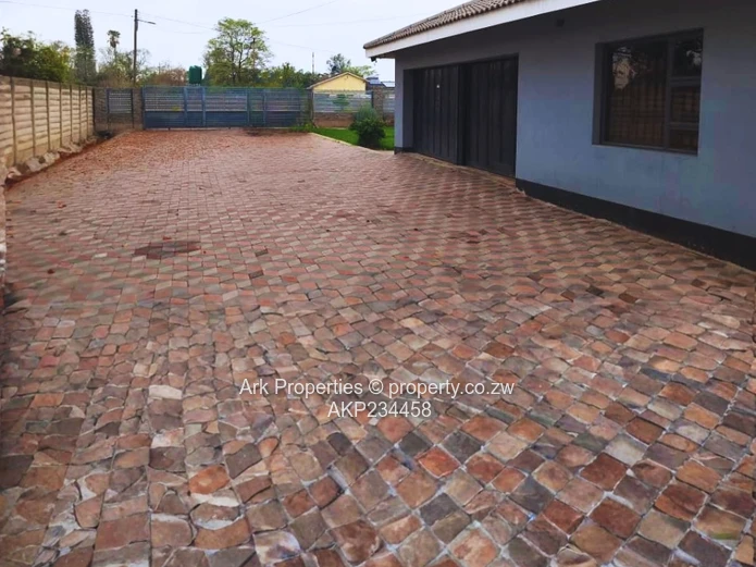 Hatfield: 5 Bedroom House For Sale