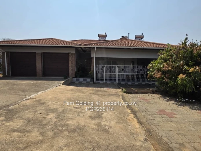 Beautiful off grid plot for sale in Kensington