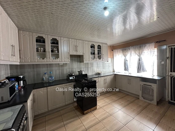 Home To Let In Mainway Meadows