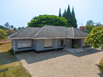 6 Bedroom House