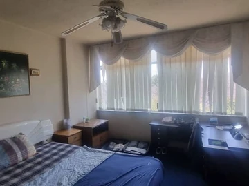 3 Bedroom Flat & Apartment