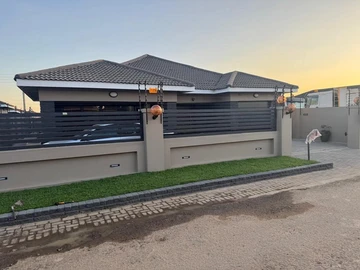 5 Bedroom House