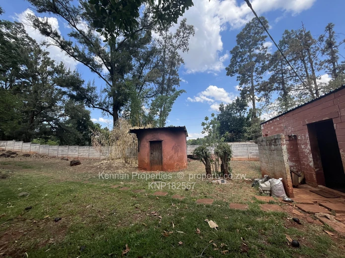 Prime location - development potential!