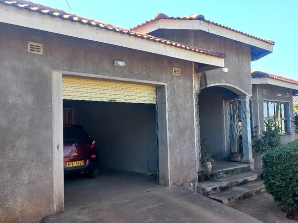 MARANATH HARARE  WESTSpacious 4-Bedroom Home with Borehole 