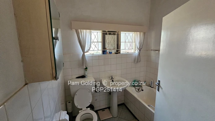 Large Property in the Heart of Residential Victoria Falls (Sole Mandate)