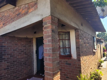 9 Bedroom House