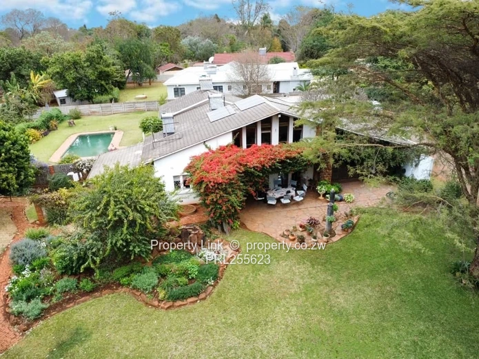 Family Home On Quiet Close With Borehole & Pool