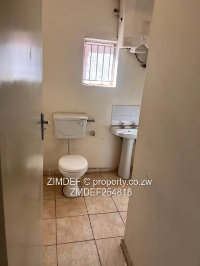 Bright 2-Bed Furnished Flat with Secure Windows — Willowvale (Sole Mandate)