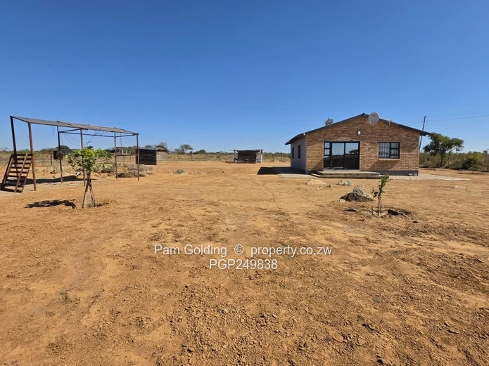 Kensington 4.5-Acre Walled Farm with Elevated Water Tank (Sole Mandate)
