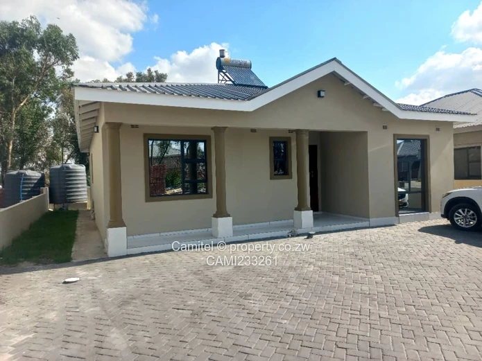 Modern 3-Bed Arlington Home - Fitted Kitchen & Water Tank