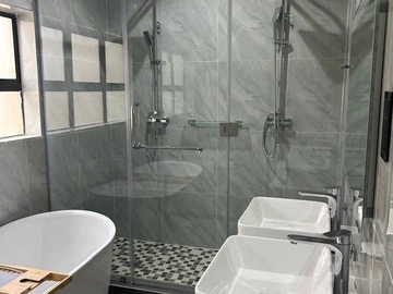 3 Bedroom Flat & Apartment