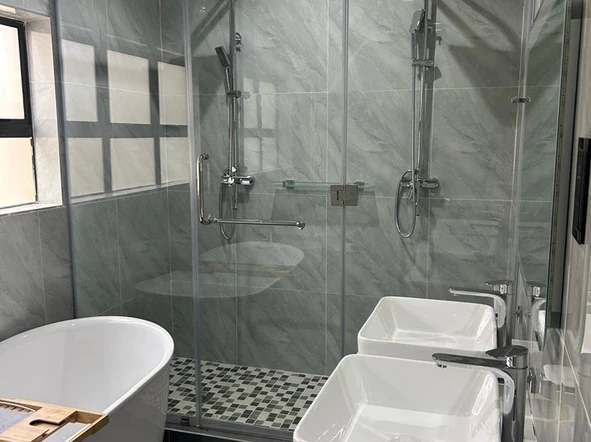 3 Bedroom Flat & Apartment