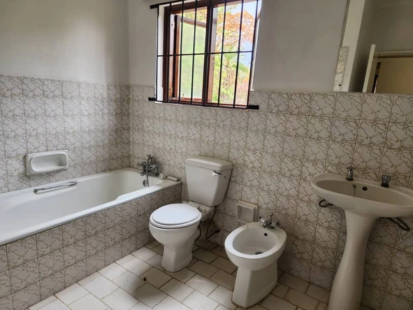 3 Bedroom Flat & Apartment