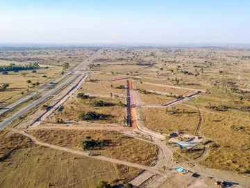 Commercial & Industrial Land