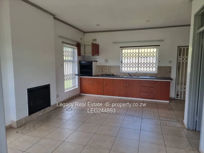 Private & Secure Cottage For Rent In Helensvale