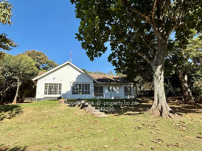 Prime Highlands Unfurnished House Available 1 July