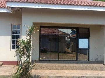 3 Bedroom Flat & Apartment