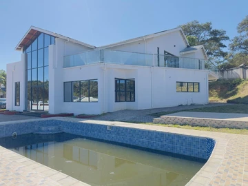 4 Bedroom Flat & Apartment