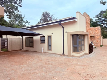 3 Bedroom Flat & Apartment