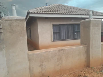 Charming 3-Bedroom Home in Aspindale Park, Harare - Deeds Available