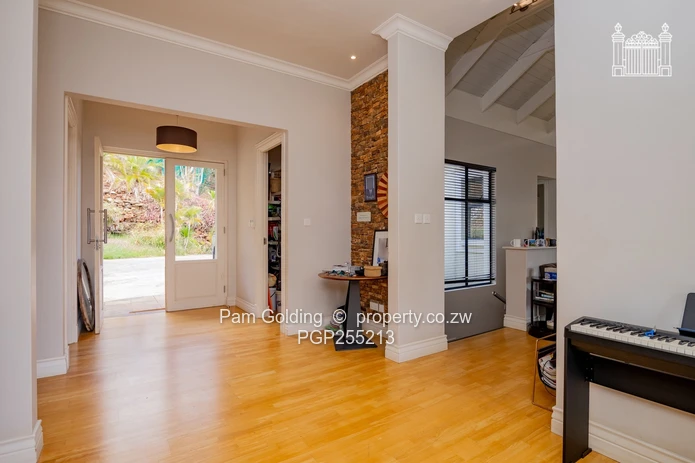 Timeless Elegance on the Hill - Price Drive Brooke Estate 