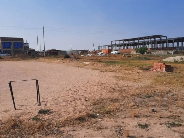 Commercial & Industrial Land