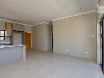 2 Bedroom Flat & Apartment