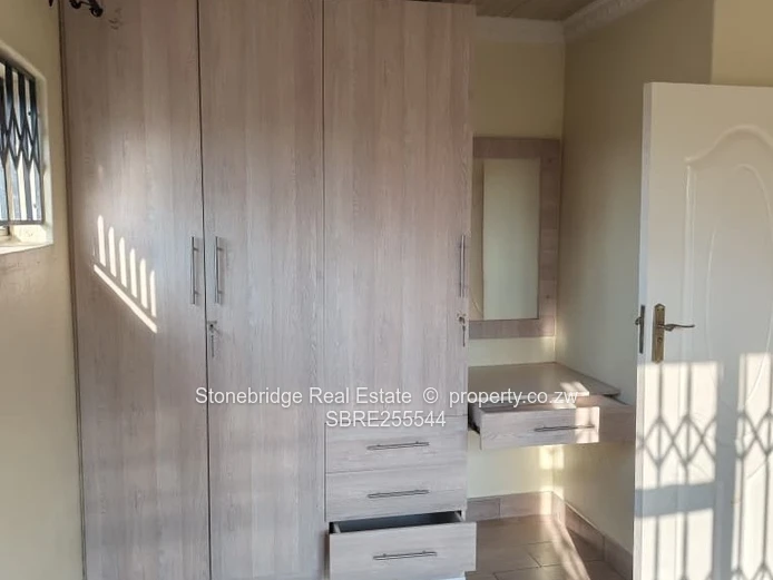 3 Bedroom House in Lochview To Rent