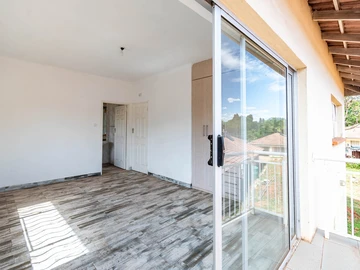 4 Bedroom Flat & Apartment