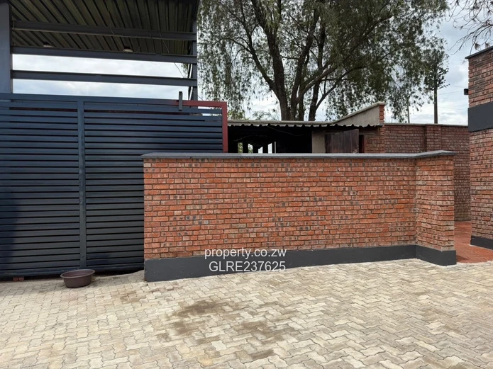 Avondale West Townhouses/Apartments to Let