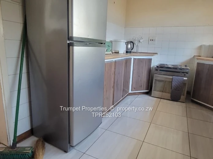 3-Bed Cotswold House - Fitted Kitchen, Flatlet & Garage