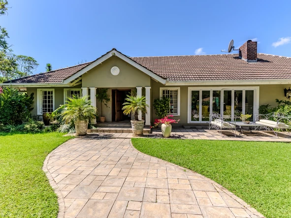Elegant 5 Bedroom Guest Lodge / Family Retreat on an acre ideally situated.