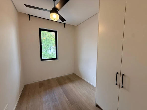 3 Bedroom Flat & Apartment