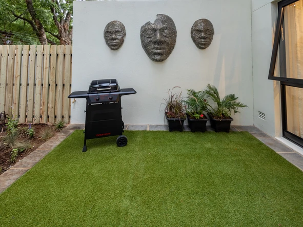 3 Bedroom Flat & Apartment