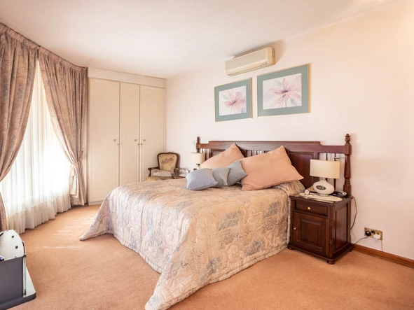 3 Bedroom Flat & Apartment