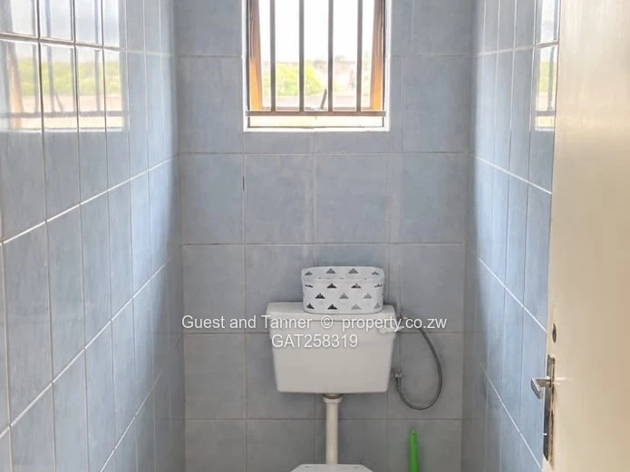 Cold Comfort - 4Br Family Home W/Borehole & 5Kva Solar