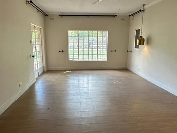 4 Bedroom Flat & Apartment