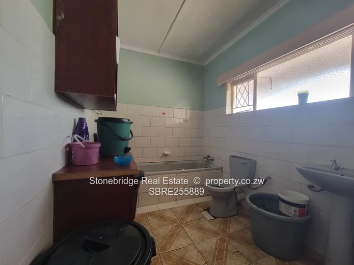 5 Bedroomed House in Kumalo For Sale