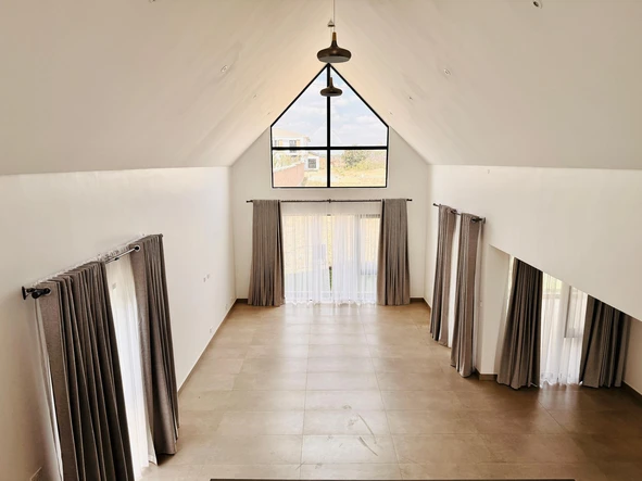 4 Bedroom Garden Flat