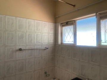 2 Bedroom Flat & Apartment