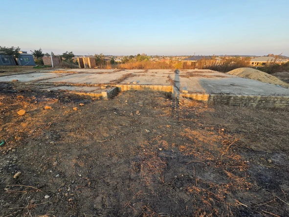 Stands & Residential Land